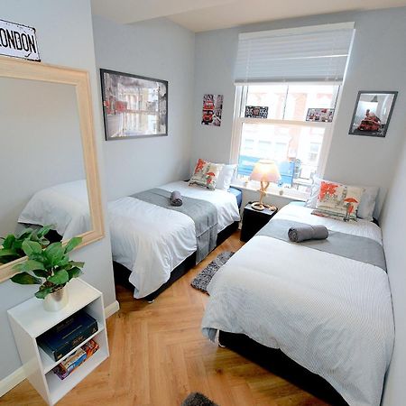 2 Bedroom Flat In Wood Green Piccadilly Line London Exteriör bild
