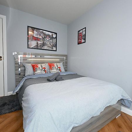 2 Bedroom Flat In Wood Green Piccadilly Line London Exteriör bild