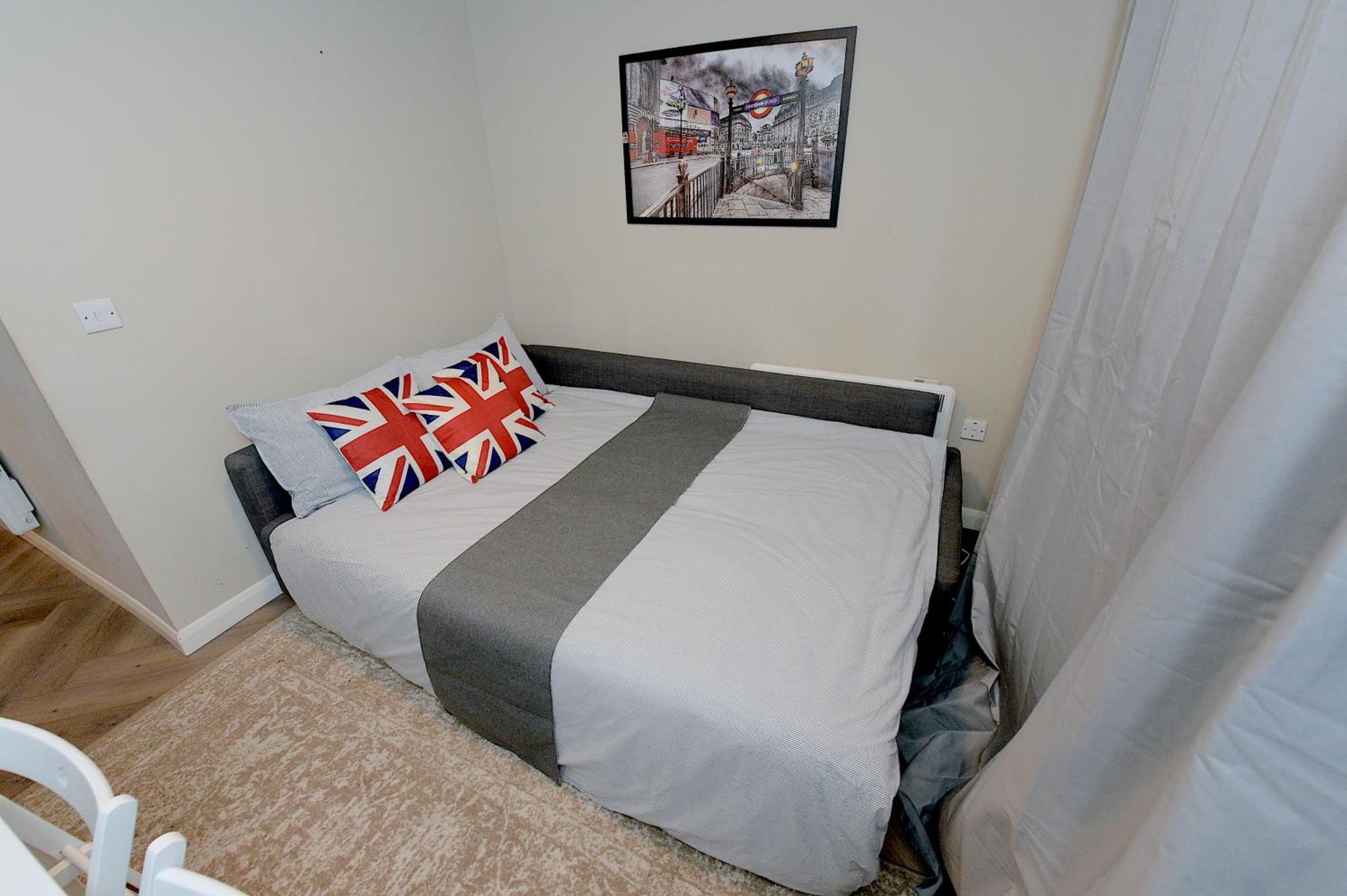 2 Bedroom Flat In Wood Green Piccadilly Line London Exteriör bild