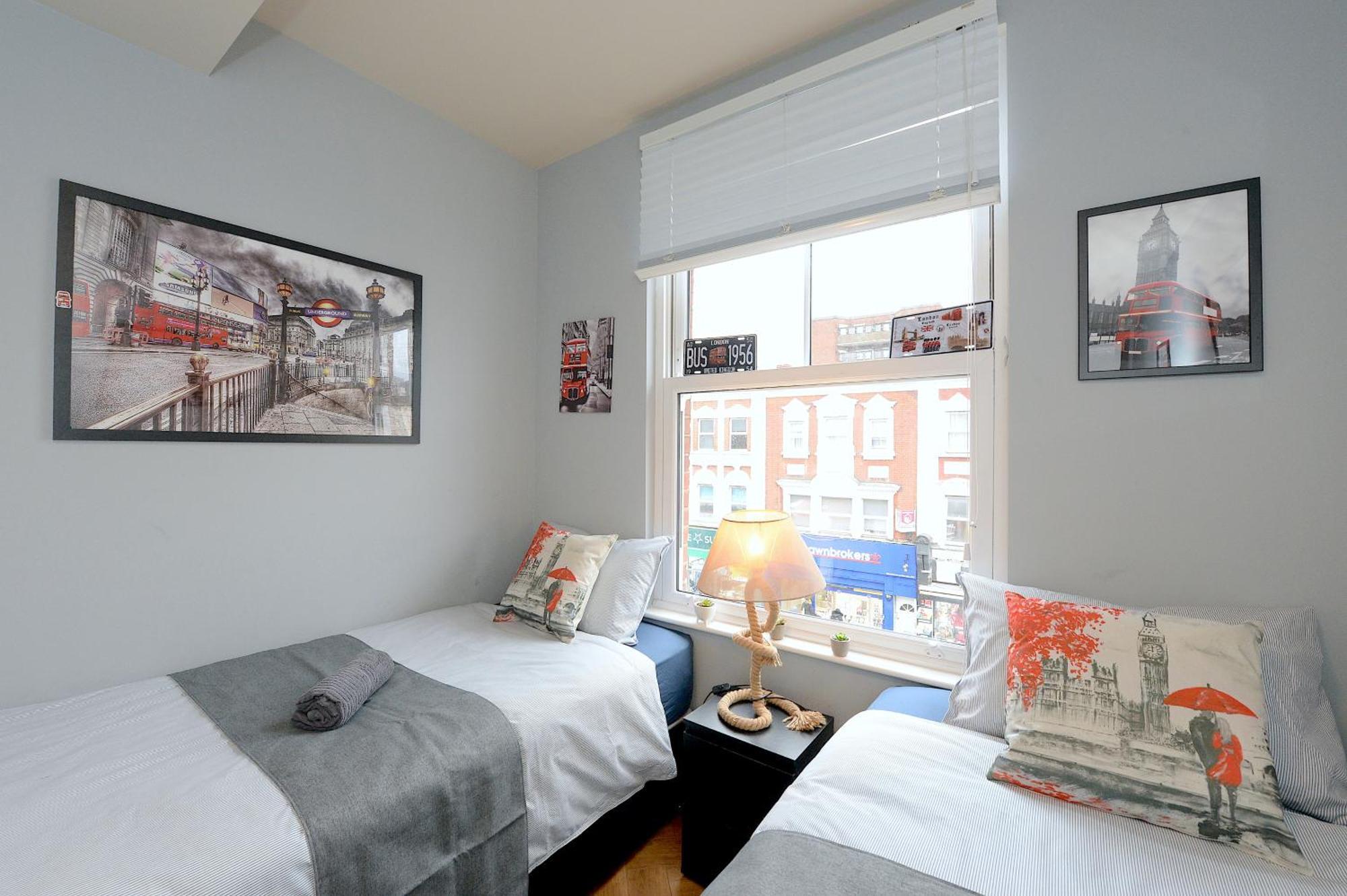2 Bedroom Flat In Wood Green Piccadilly Line London Exteriör bild