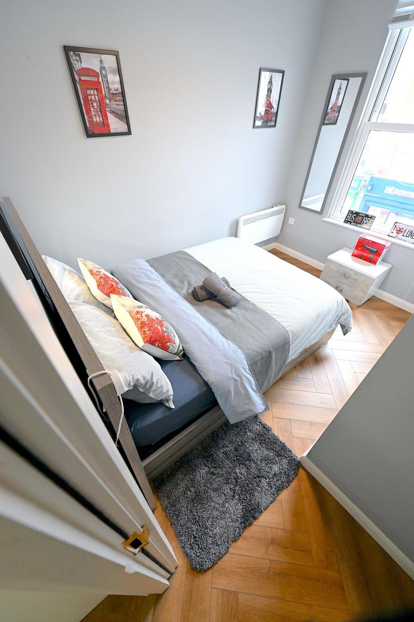 2 Bedroom Flat In Wood Green Piccadilly Line London Exteriör bild