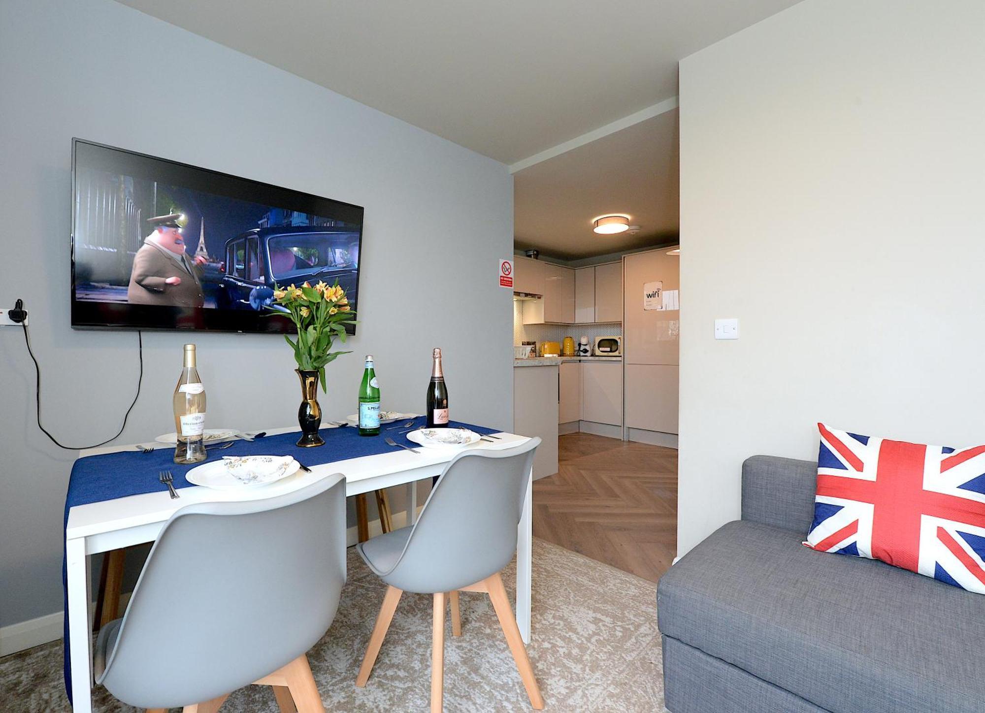 2 Bedroom Flat In Wood Green Piccadilly Line London Exteriör bild