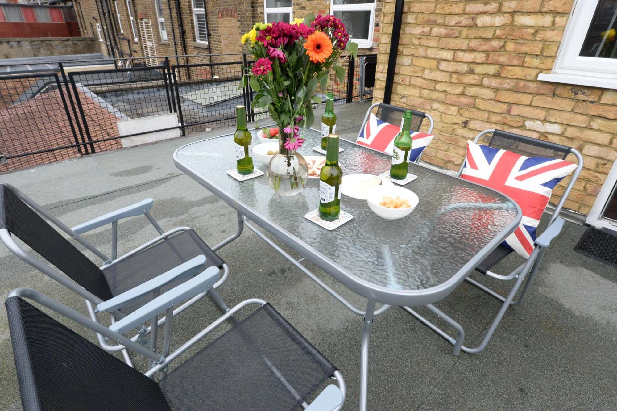 2 Bedroom Flat In Wood Green Piccadilly Line London Exteriör bild